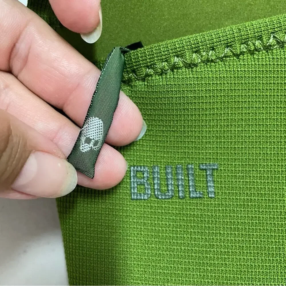 BUILT Laptop Porter 15.4 inch wide green zipper bag